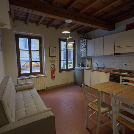 Traditional Florentine 1Br Apartment Close To Piazza Santa Croce Florenţa Exterior foto