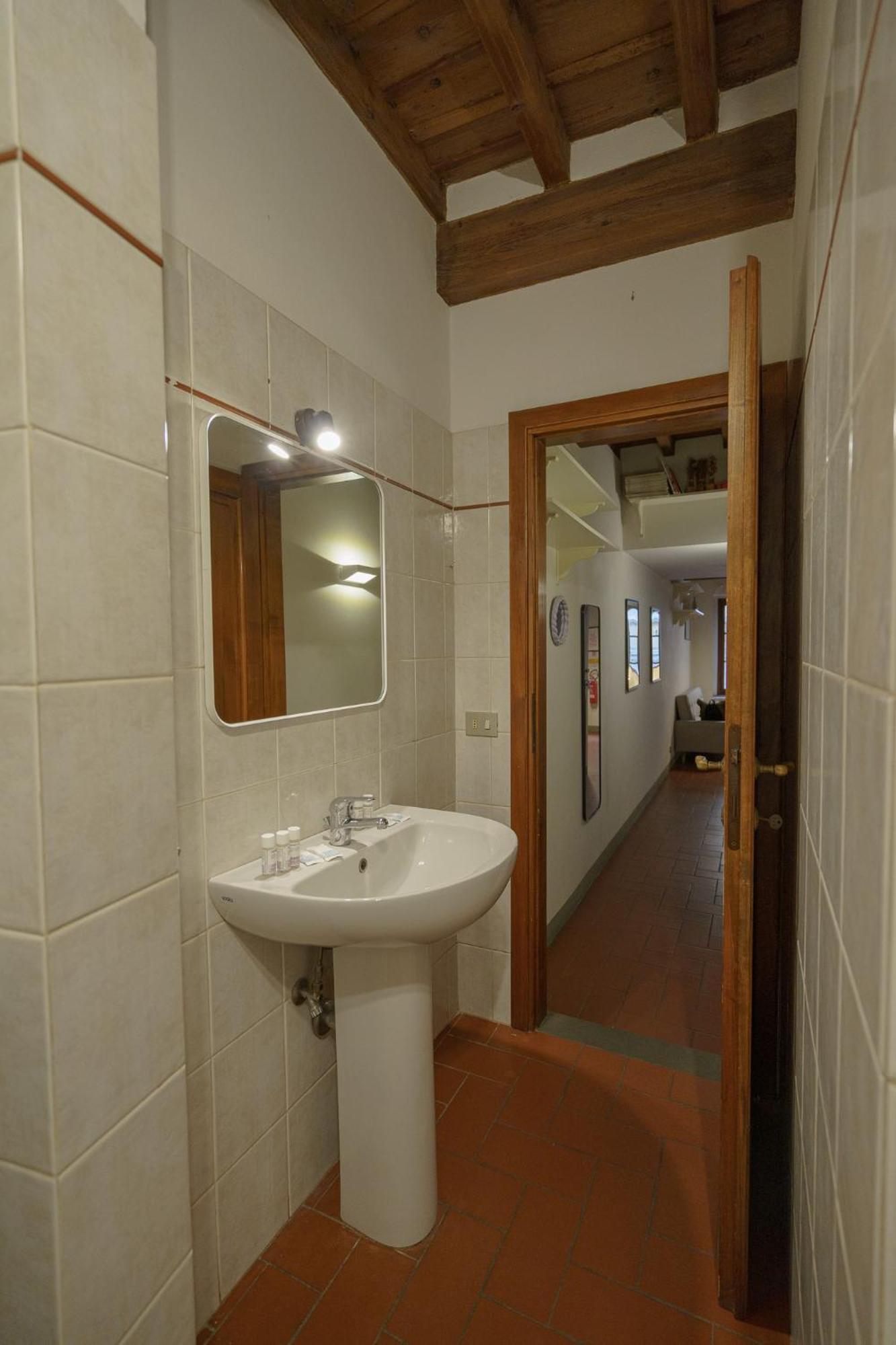 Traditional Florentine 1Br Apartment Close To Piazza Santa Croce Florenţa Exterior foto