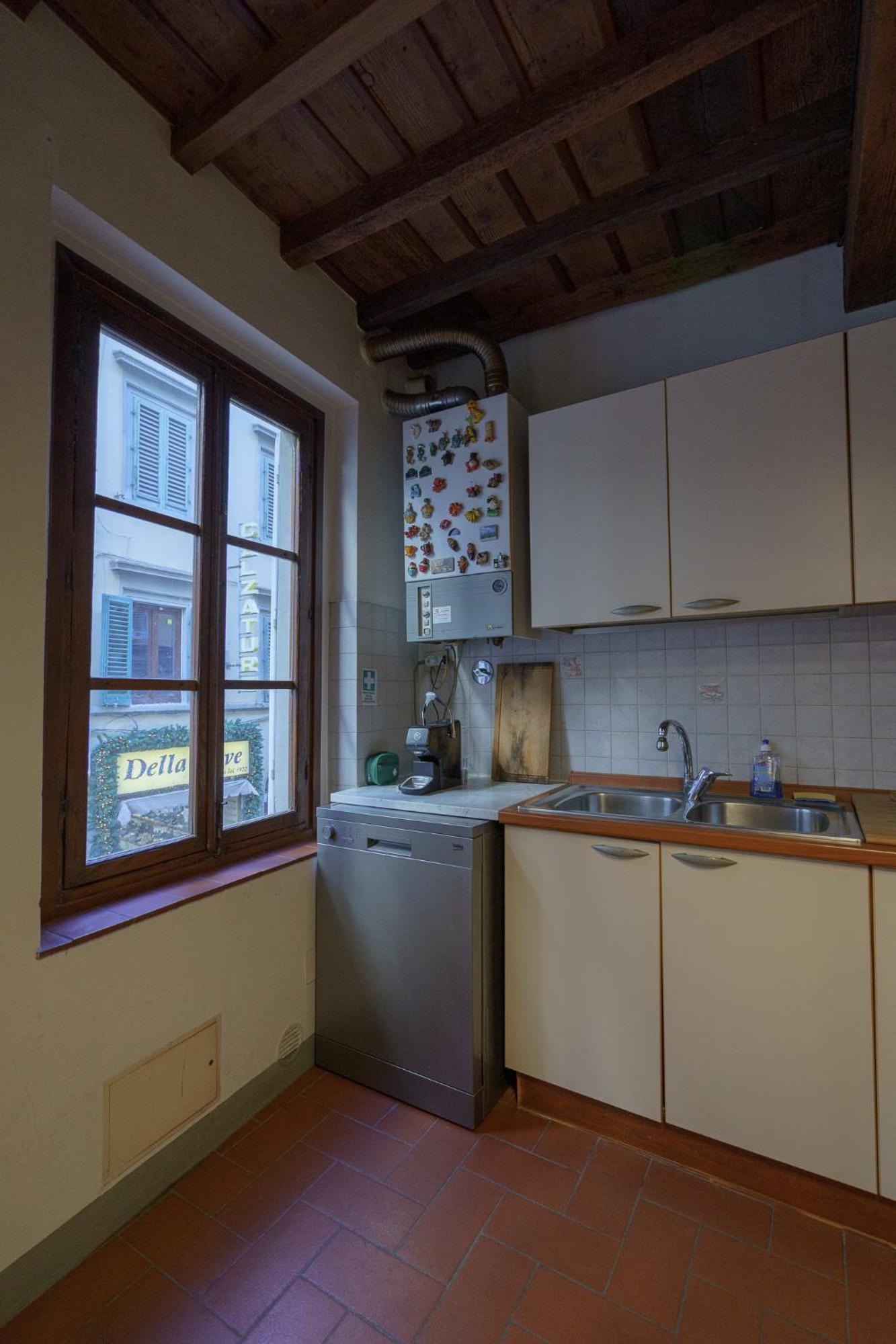 Traditional Florentine 1Br Apartment Close To Piazza Santa Croce Florenţa Exterior foto